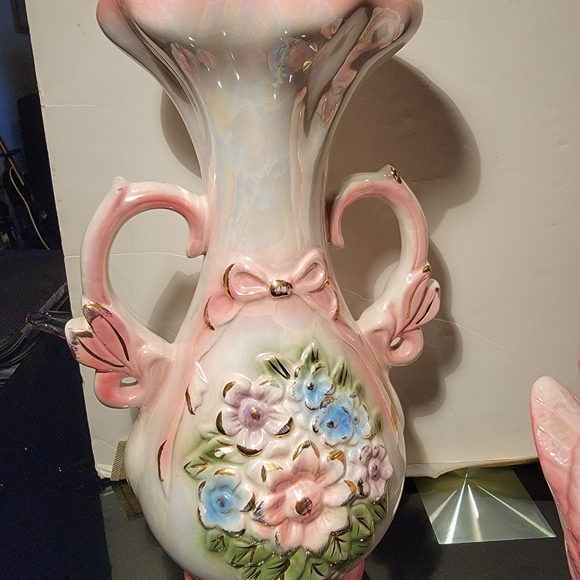 Beautiful Taiwan Made Porcelain 13" Long Swan Flowers Potter & Flowers Vase 13" - Picture 5 of 13